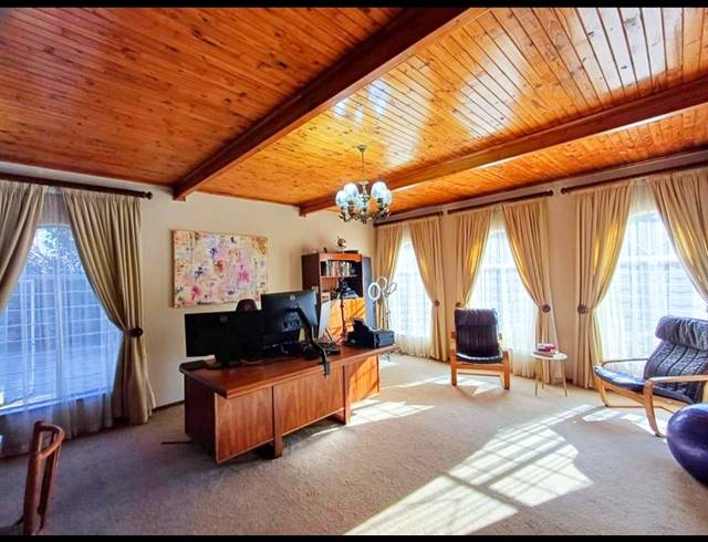 3 BEDROOM FREESTANDING FOR SALE IN BRACKENHURST